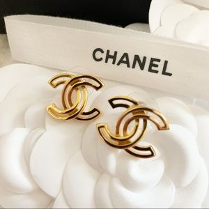 CHANEL Gold Metal Earrings 20K FALL/WINTER ACT2
